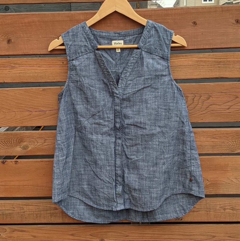 🤩Hatly Sleeveless Button Up Chambray Shirt